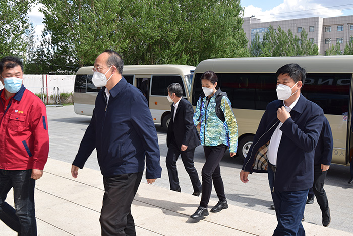 吉林省委常委、常务副省长吴靖平莅临bifa必发集团出产基地督导调研